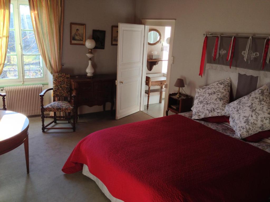 Domaine De Vilotte Bed and Breakfast Ardenais Rum bild