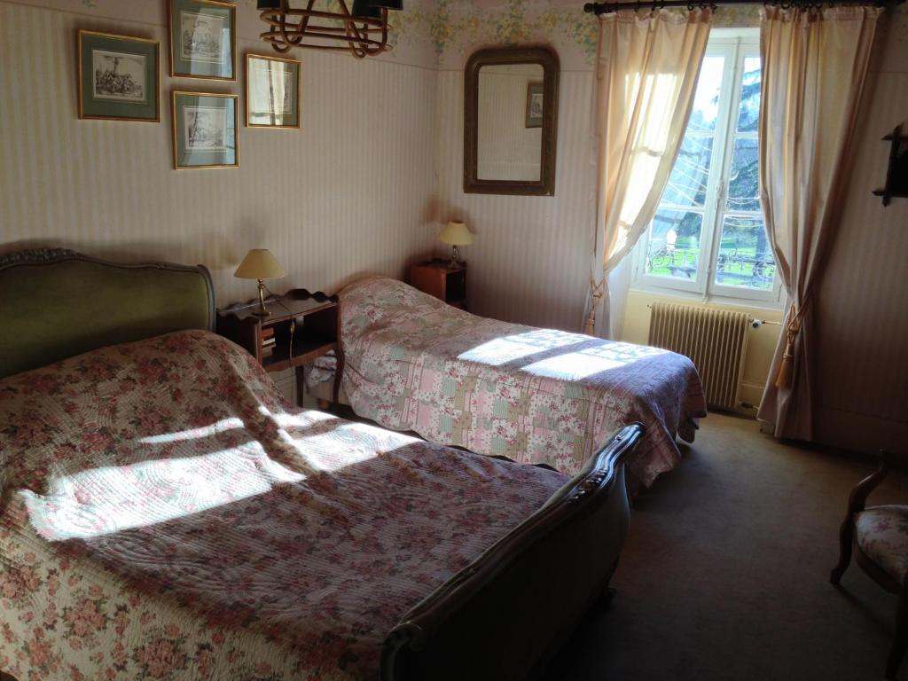 Domaine De Vilotte Bed and Breakfast Ardenais Rum bild